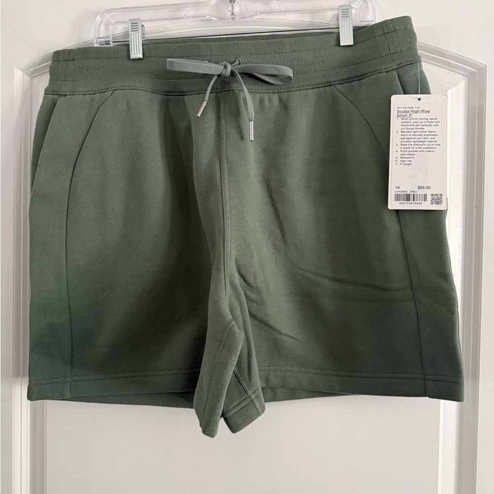 Lululemon Scuba High-Rise  Short 5”